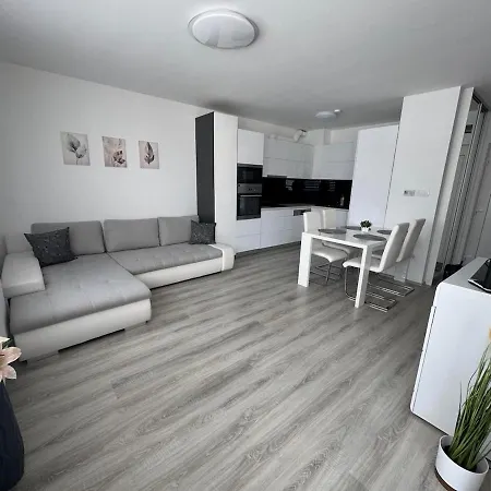 Bajcsy Corner Free Parking Debrecen